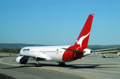 Qantas B767 at Perth