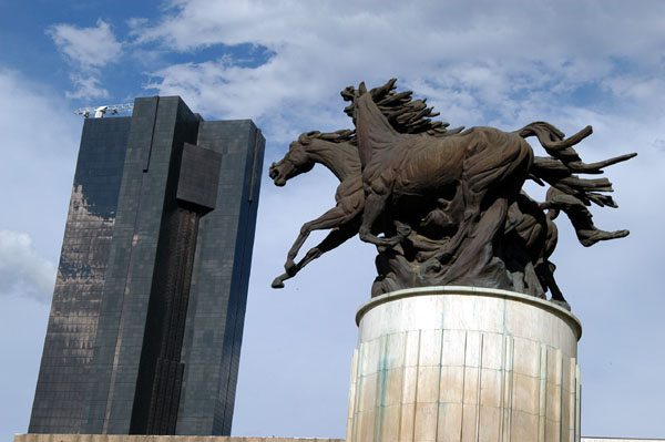 Charging horses by scultptor Danie de Jager, Strijdom Square, Pretoria