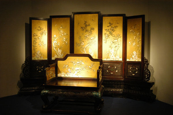 Screen set and throne chair, Qing