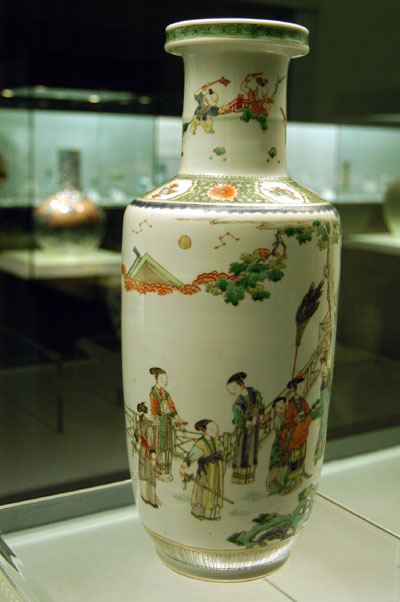 Famille Vert vase with design of Liu Bei's Marriage Story, Jingdezhen ware, Kangxi Reign (1662-1722)