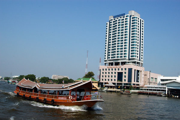 Riverboat near the Krungthon Bridge