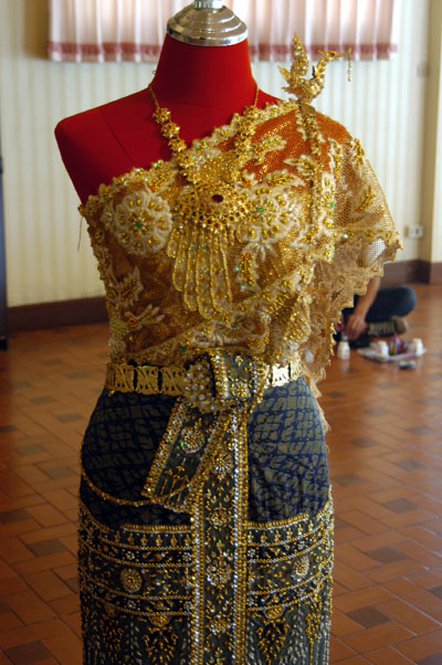 Thai dress, Teak Palace