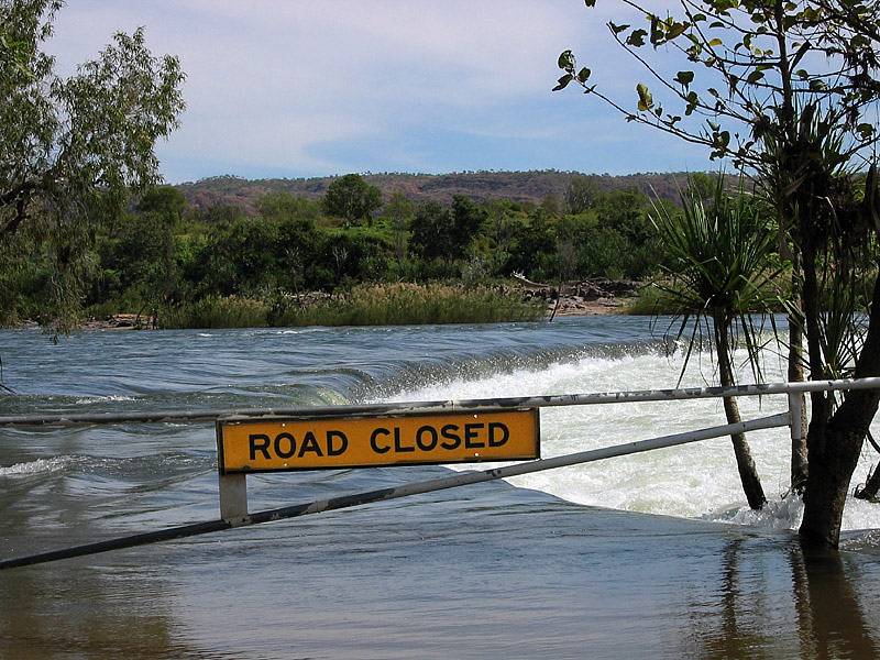 Road closed !  (*)