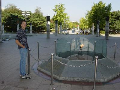 u14/curtlarson/medium/21886316.7846A525curtatolympicparkflame.jpg