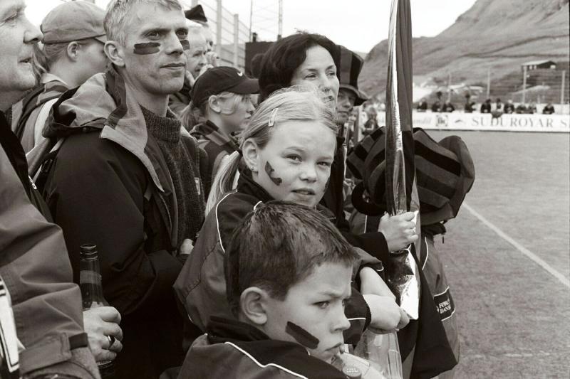 skoarar - supporters waiting