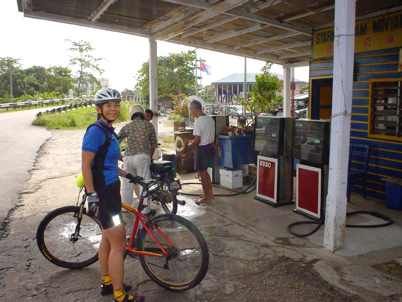 Sungai Rengit - an old Esso Petrol station