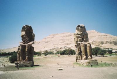 colossi of memnon.jpg