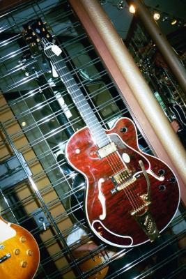 A Gibson Chet Atkin's model in the Gibson store