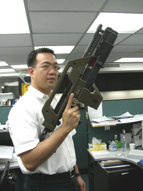 Kalashnikov with pulse rifle.jpg