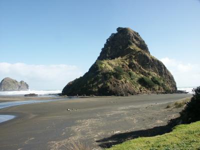 lion rock piha (nz)