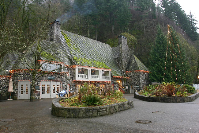 Multnomah Falls Lodge