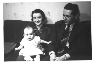 Grace (Bea's daughter), Mom, Dad, about 1936