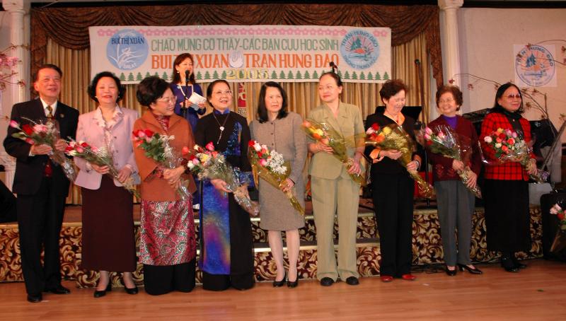 Tang hoa cho cac Thay-Co