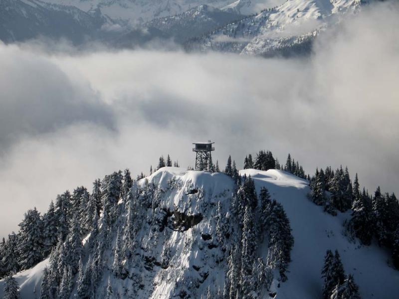 Lookout Mt <br>(LookoutMt040905-01adj.jpg)