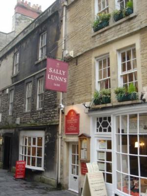 Sally Lunn's Bakery, home of the Sally Lunn sweet roll. We didn't eat any.