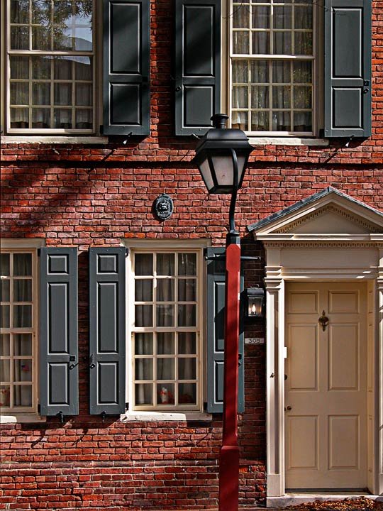 Colonial townhouse