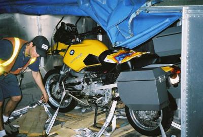 u14/scotsrider/medium/20048147.bmwairfreight.jpg