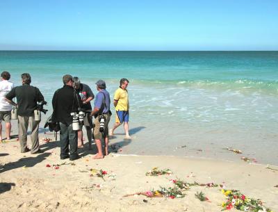 Tsunami Remembrance at City Beach - Perth, Feb 2005