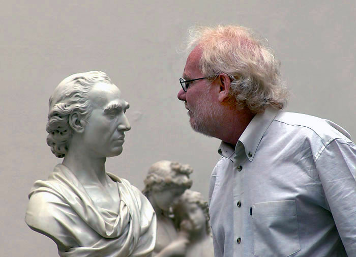 <b>9th</b><br>Man and statue<br>by Moti
