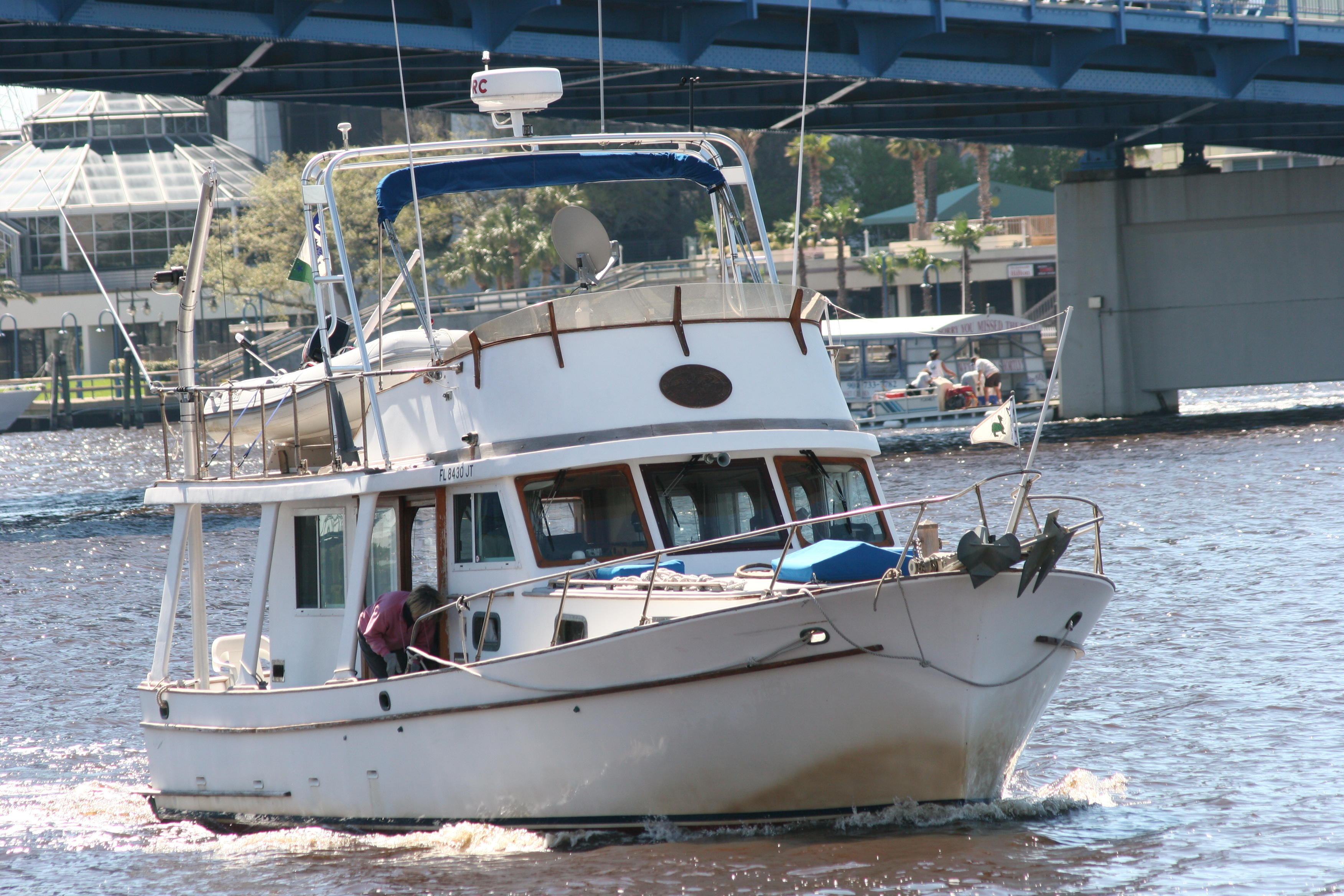 yacht.JPG