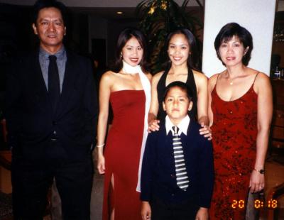 u14/ustehs75a/medium/5933014.family.jpg