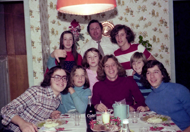 Papa, lise, Jean ou Franois,philippe, Denis, Nathalie, Jean ou Franois, Christian, daniel et une bouteille de Coke