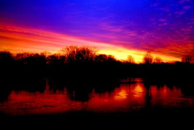 u15/anayv/medium/38923341.eBrilliantCROPPEDSunrise.jpg