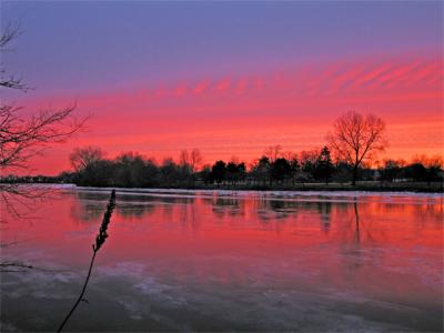 u15/anayv/medium/38923348.ePinkSunrisebeforethest.jpg