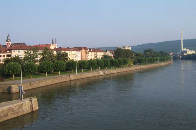 Alte Mainbruecke - old river bridge in Wuerzburg, Bavaria, Germany