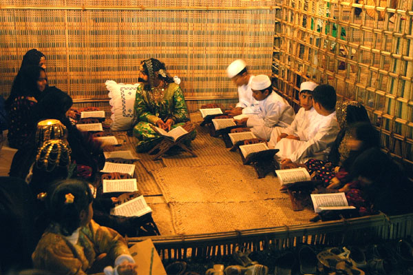 Arab children reciting the Koran