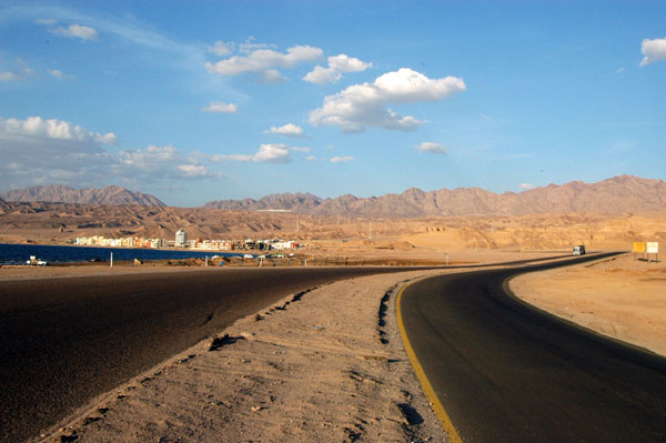 Shore highway south of Aqaba