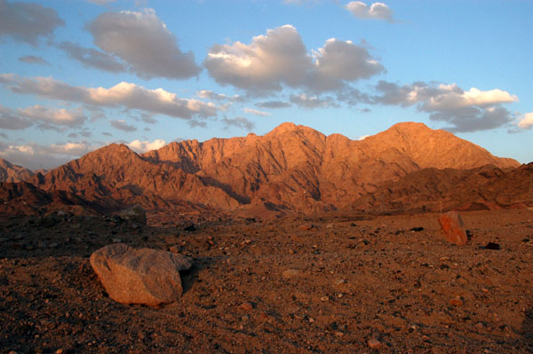 Late afternoon in the mountains around Aqaba