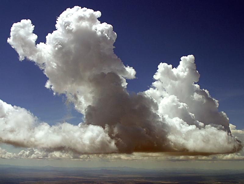 Clouds to avoid when flying a light aircraft