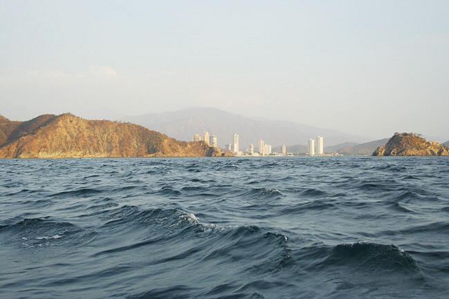 SeaScape, Headin To Shore, Colombia