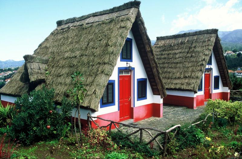 Ile de Madère - Petites maisons traditionnelles de Santana
