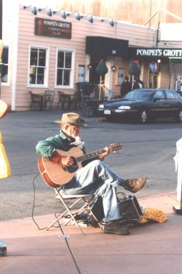 Street Performer  - San Fran - Pier 39.jpg