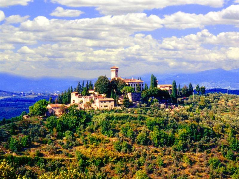 Toscana,- Verazzano Castle... Vino Paradizo....