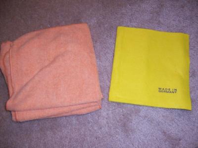 Microfiber cleaning and polishing cloths