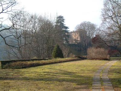 Lyon : Ile Barbes castle seen from Ste Anne house - Jan 2005