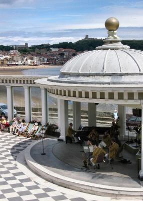 u15/haunted_chipshop/medium/42679735.Scarborughbandstand.jpg