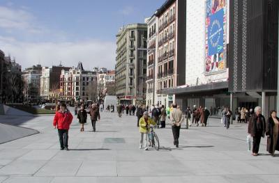 u15/hwyhobo/medium/41965649.webSpain970SpainMadridStreet1397020050306css.jpg