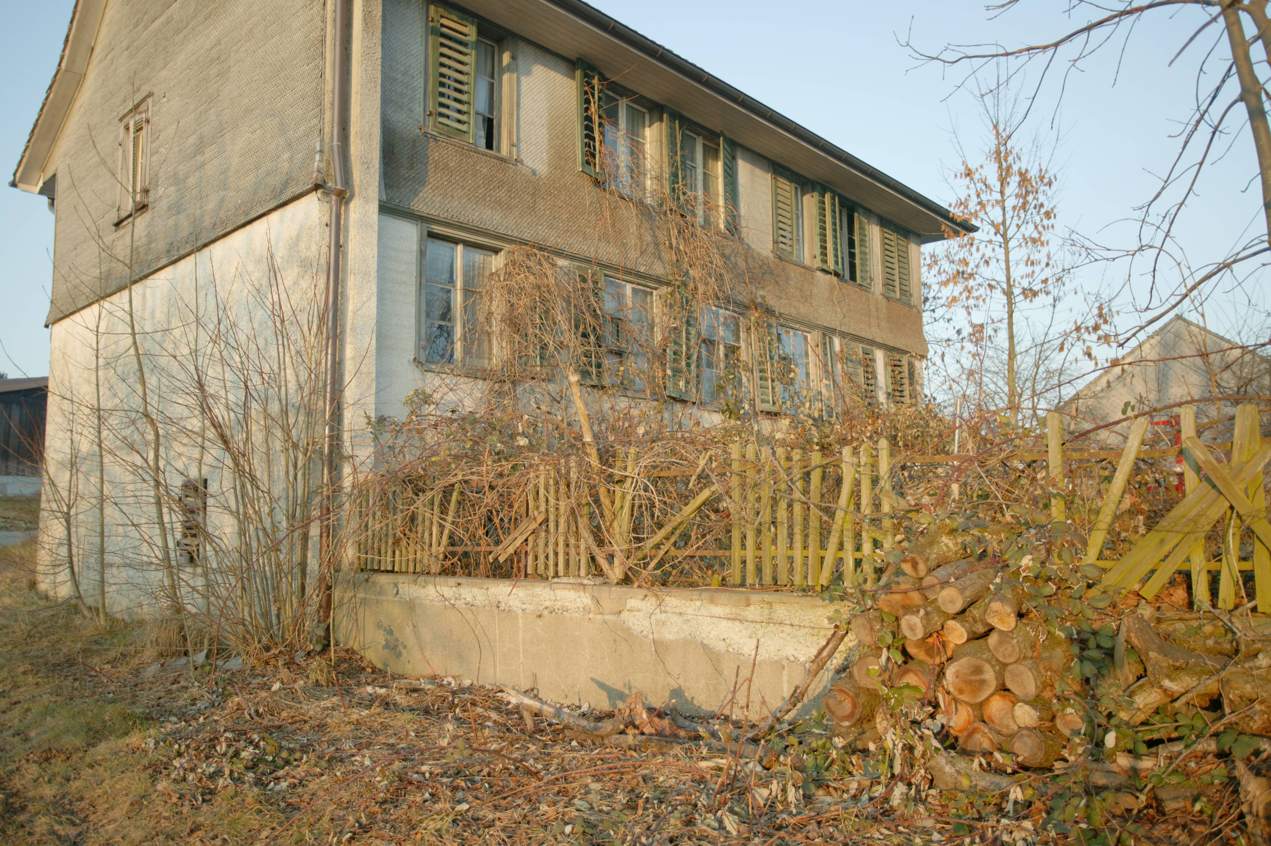 canon 17-40 at 28 F4.JPG