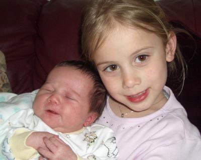 u15/jamesnesbitt/medium/38856737.gracieandava210daysold.jpg