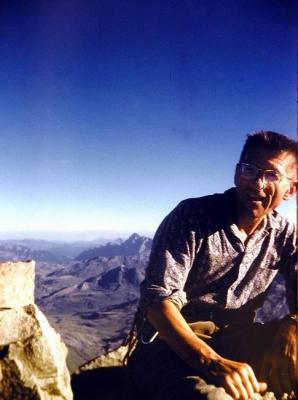 R. Ollivier au sommet de l'Osssau en 1960
