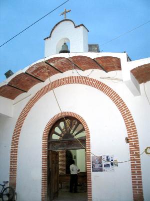 iglesia, zocolo (exterior)