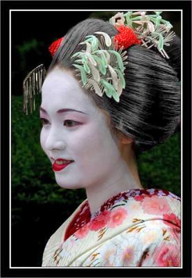 <b> Geisha image 003</b>