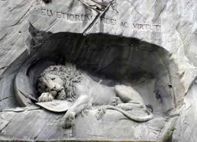Lucerne - Monument du Lion (de prs)