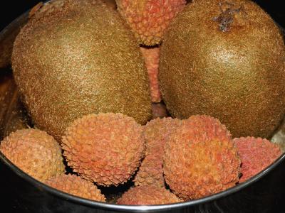 Kiwis & Lychees