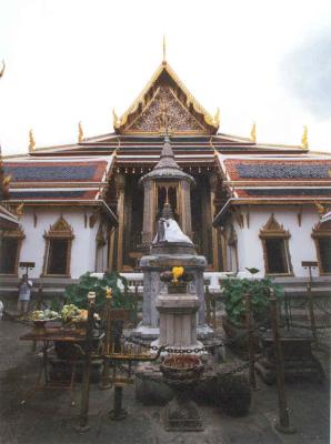 phrakaew2.jpg