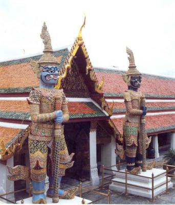 phrakaew14.jpg